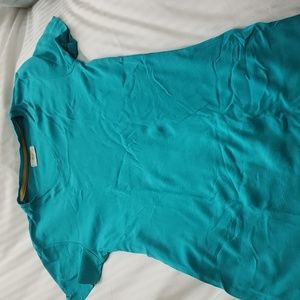 Green short sleeve t shirt